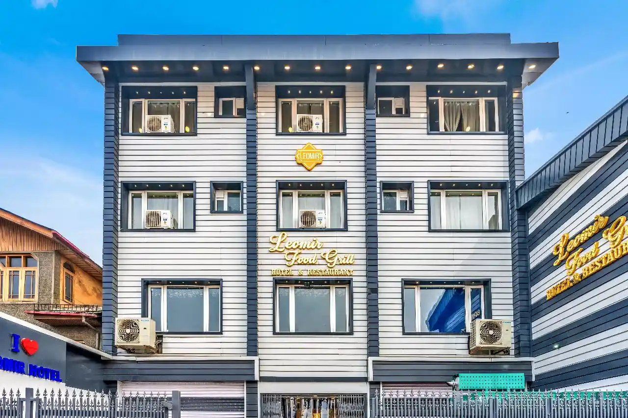 Leomir Hotel Front